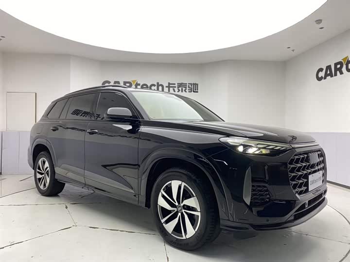 Фото 2 - Audi Q6