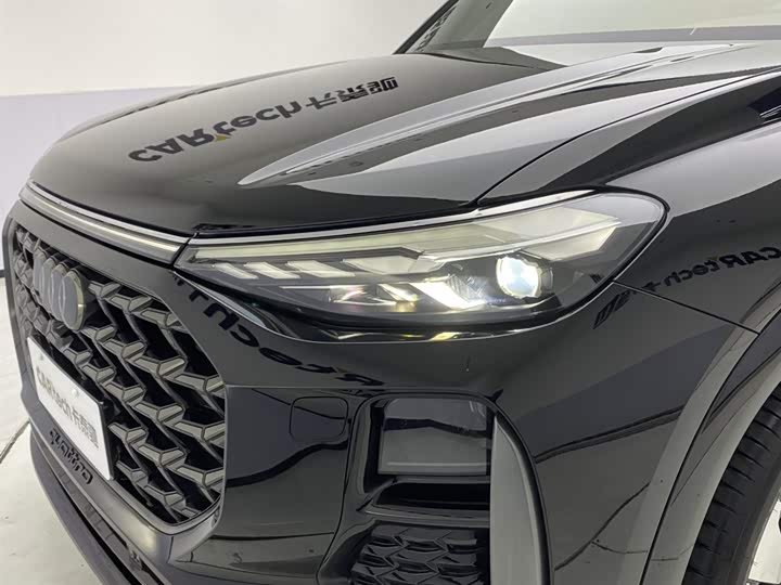 Фото 9 - Audi Q6