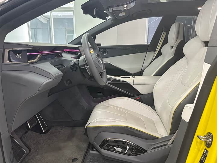 Фото 4 - Lotus Eletre