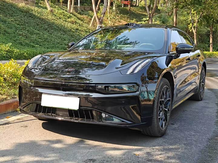 Фото 1 - Zeekr 001