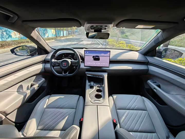 Фото 7 - Zeekr 001