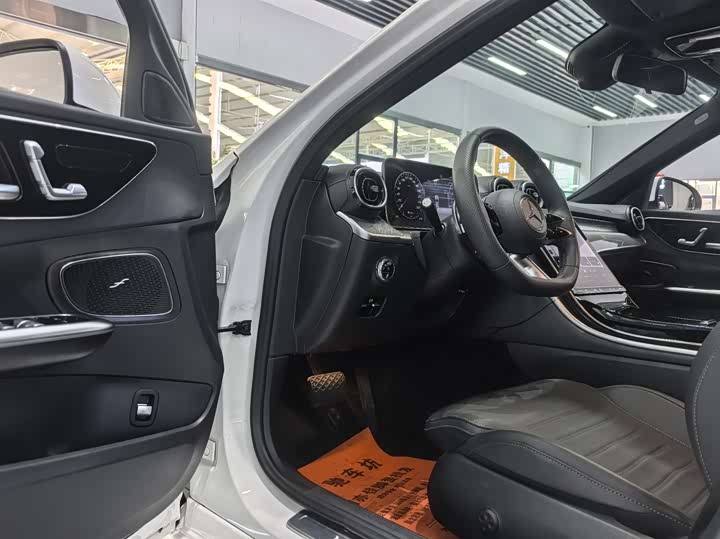 Фото 4 - Mercedes-Benz C-Class