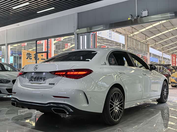 Фото 7 - Mercedes-Benz C-Class