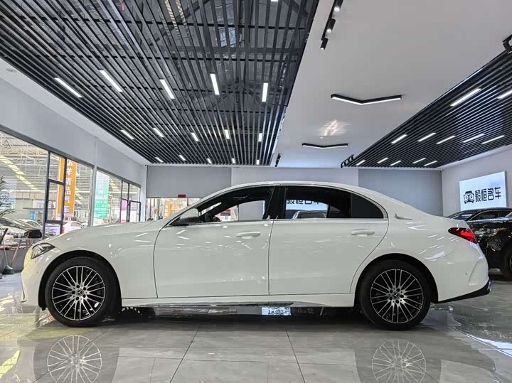 Фото 8 - Mercedes-Benz C-Class