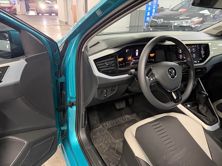 Фото 9 - Volkswagen Polo