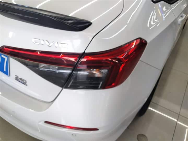 Фото 8 - Honda Civic