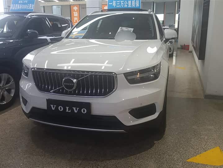 Фото 1 - Volvo XC40