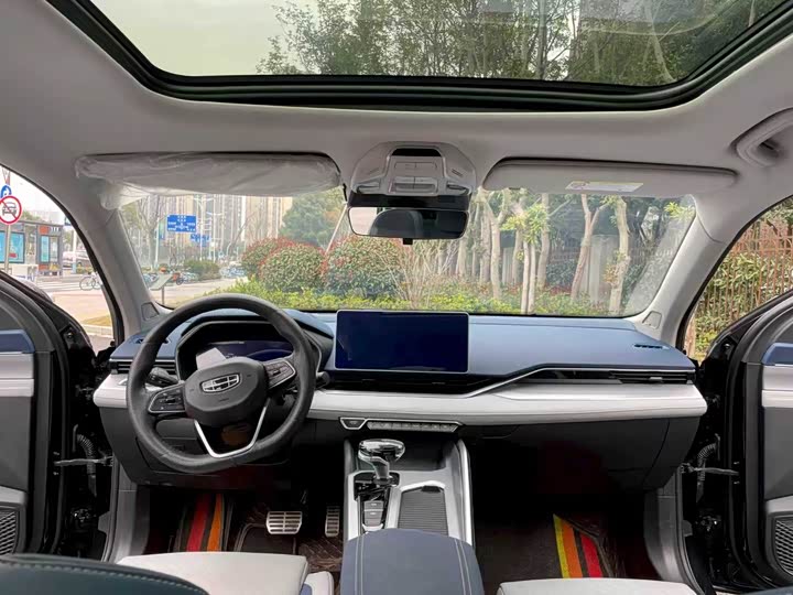 Фото 9 - Geely Preface