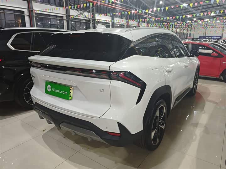 Фото 7 - Geely Galaxy L7