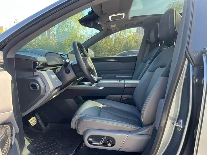 Фото 4 - Zeekr 7X