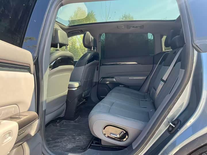 Фото 6 - Zeekr 7X