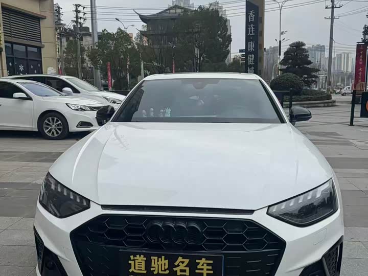 Фото 2 - Audi A4L