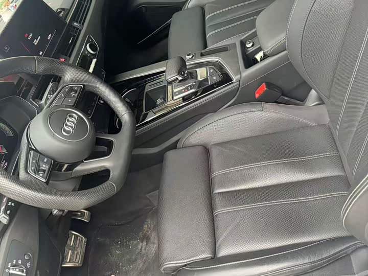 Фото 5 - Audi A4L