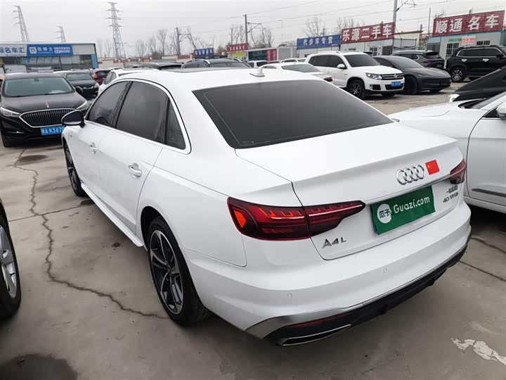 Фото 5 - Audi A4L