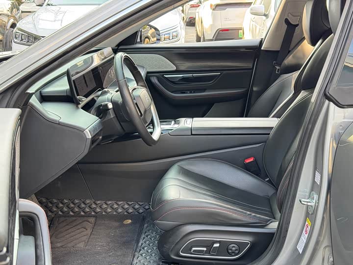 Фото 8 - XPeng P7