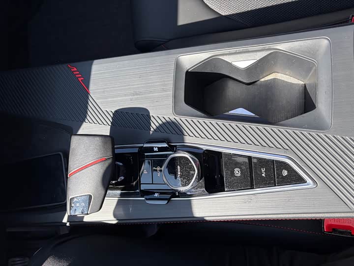 Фото 7 - Changan Oshan Z6