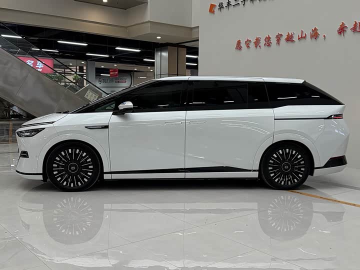 Фото 5 - XPeng X9