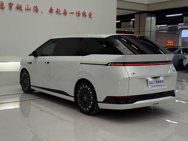 Фото 9 - XPeng X9