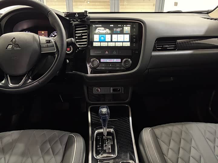 Фото 7 - Mitsubishi Outlander