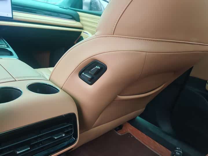 Фото 9 - Geely Galaxy Starshine 8 EM-i