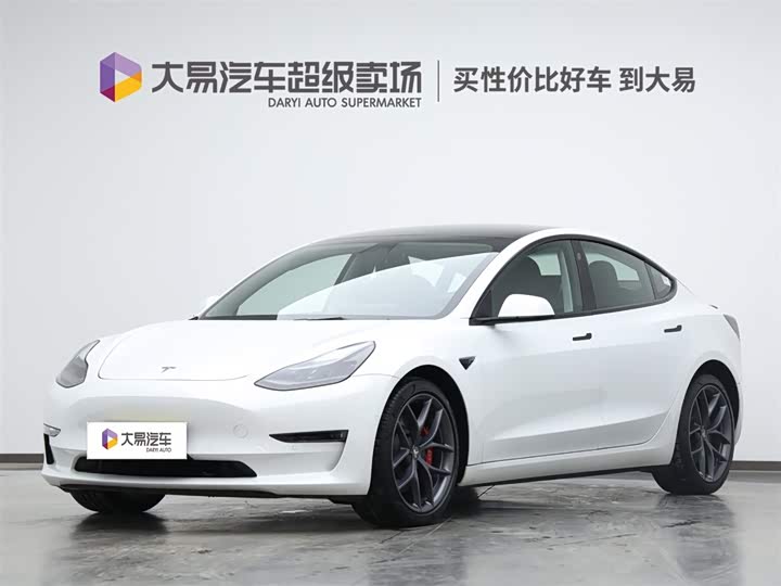 Фото 1 - Tesla Model 3