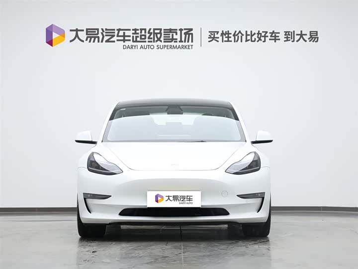 Фото 2 - Tesla Model 3