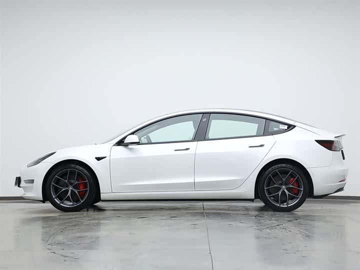 Фото 5 - Tesla Model 3