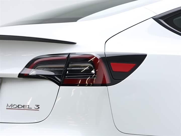 Фото 7 - Tesla Model 3