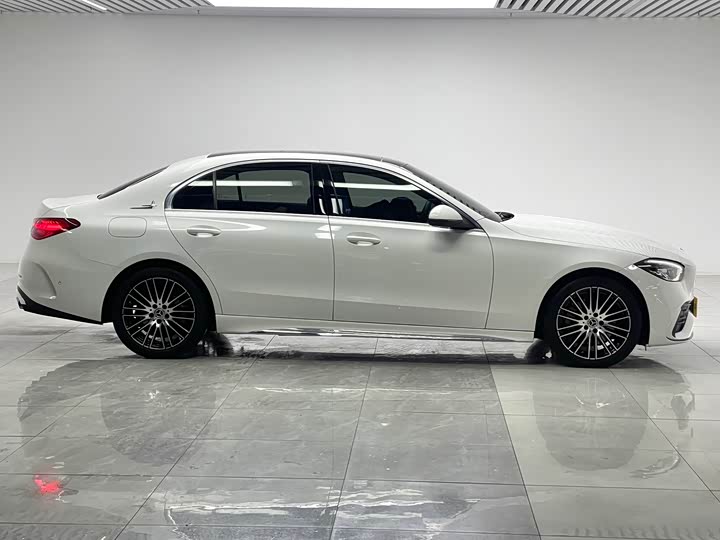 Фото 8 - Mercedes-Benz C-Class