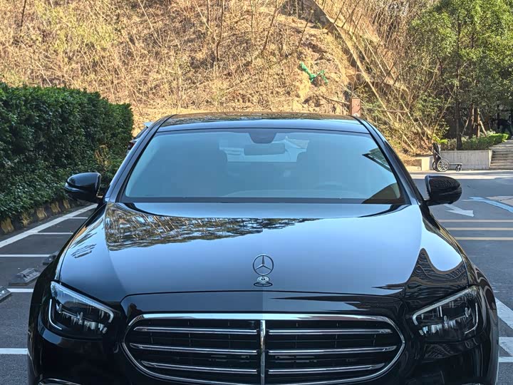 Фото 2 - Mercedes-Benz E-Class