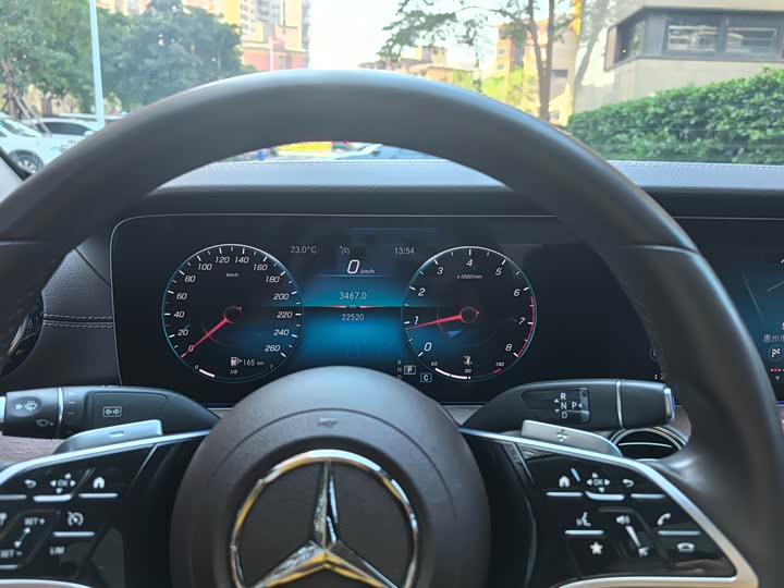 Фото 6 - Mercedes-Benz E-Class