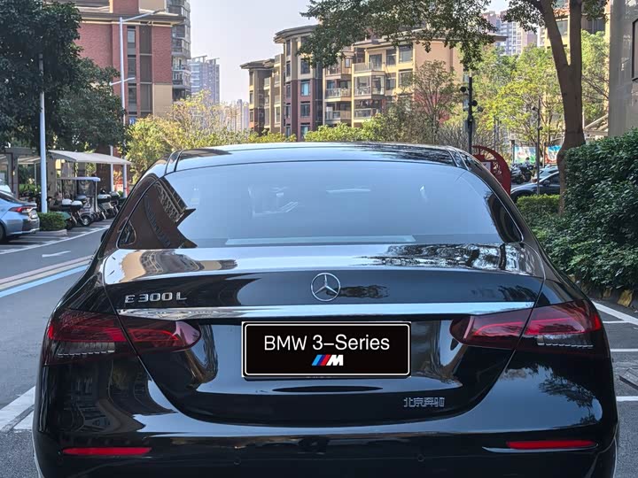 Фото 8 - Mercedes-Benz E-Class