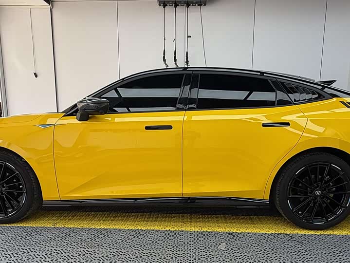 Фото 5 - Changan UNI-V