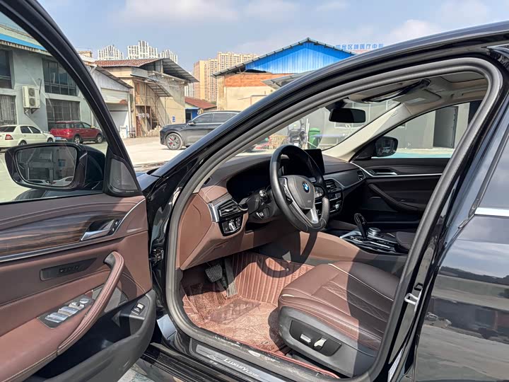 Фото 9 - BMW 5 Series