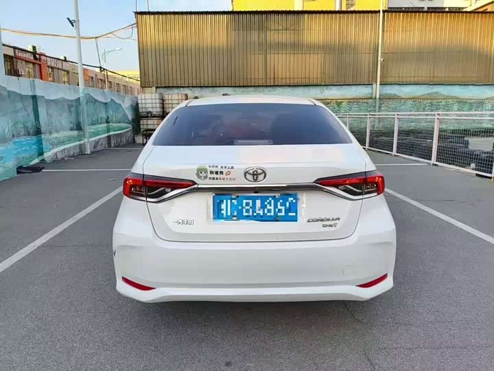 Фото 4 - Toyota Corolla