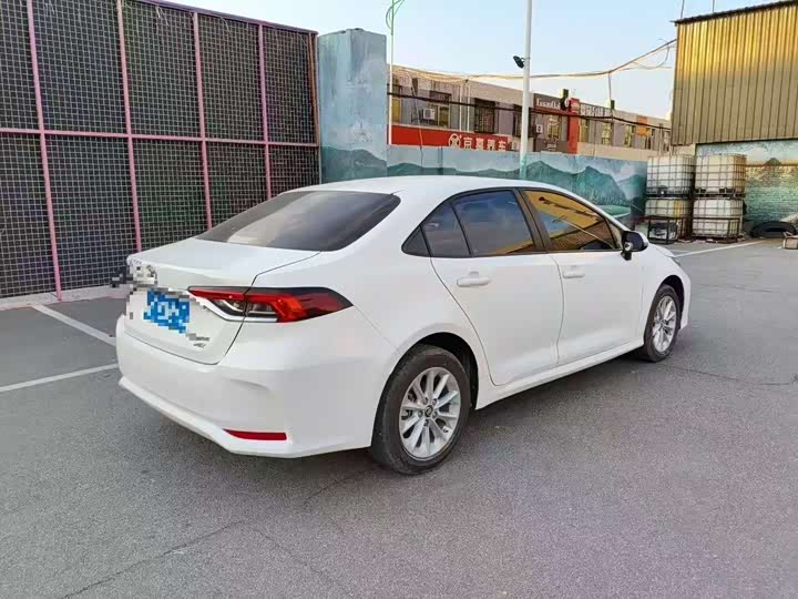 Фото 5 - Toyota Corolla