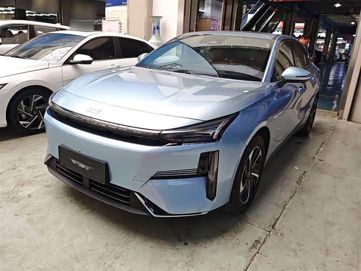 Фото 2 - Geely Galaxy L6