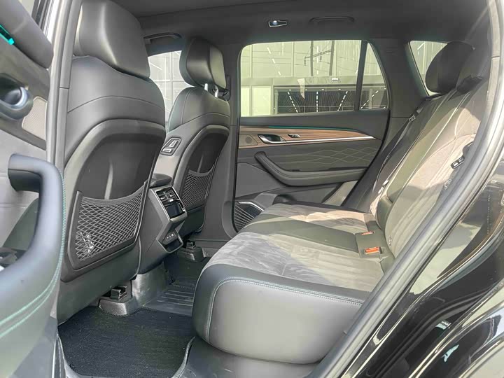 Фото 6 - Geely Monjaro