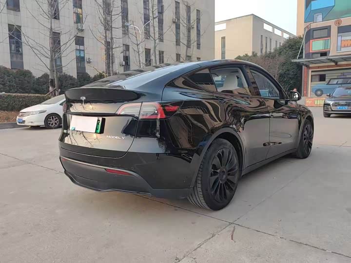 Фото 7 - Tesla Model Y