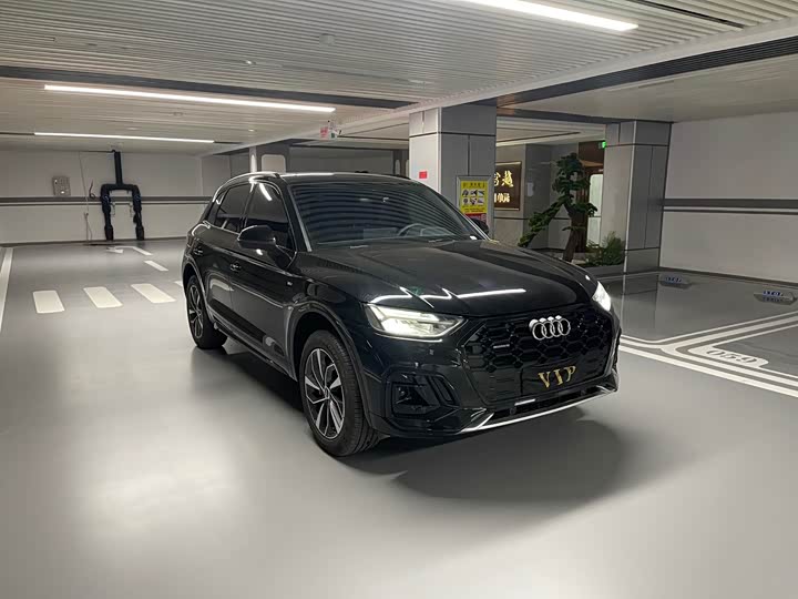 Фото 3 - Audi Q5L