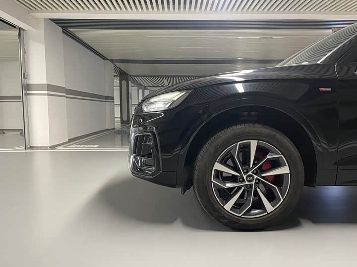 Фото 5 - Audi Q5L