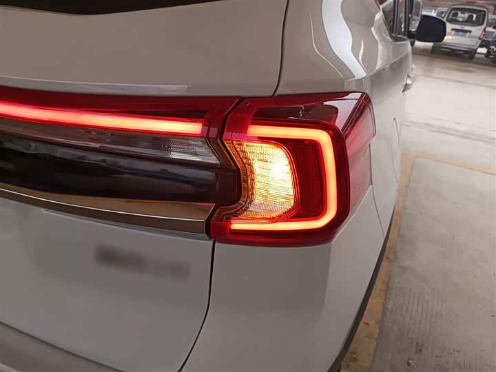 Фото 8 - Dongfeng Forthing T5