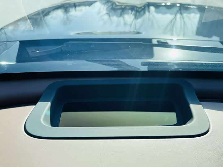 Фото 9 - Tank 700 Hybrid