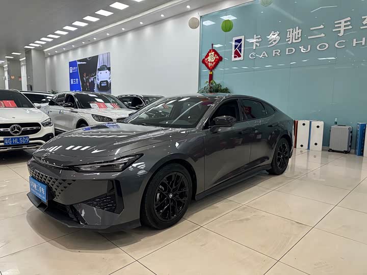 Фото 2 - Changan UNI-V