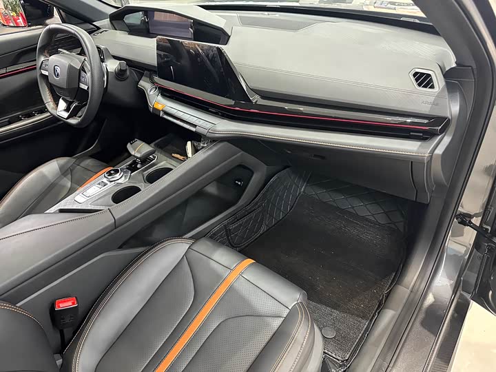 Фото 8 - Changan UNI-V