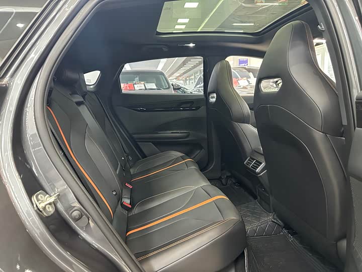 Фото 9 - Changan UNI-V