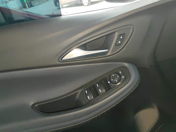 Фото 7 - Buick Encore GX