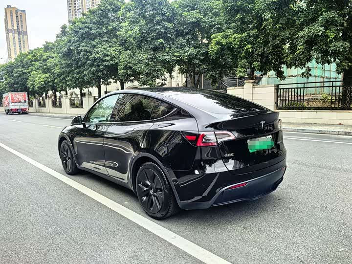 Фото 5 - Tesla Model Y