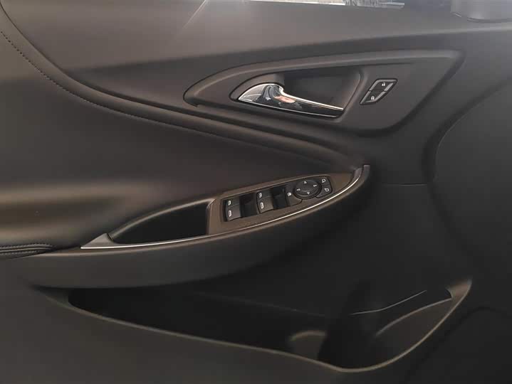 Фото 7 - Chevrolet Malibu XL