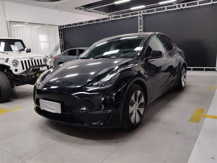 Фото 2 - Tesla Model Y